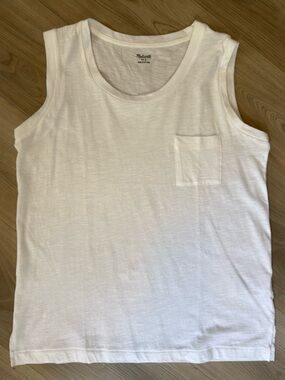 Madewell 
NWOT Women’s White Pocket Tank Top
Size: Small